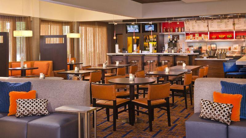Courtyard By Marriott Raleigh Midtown Hotel Exterior foto