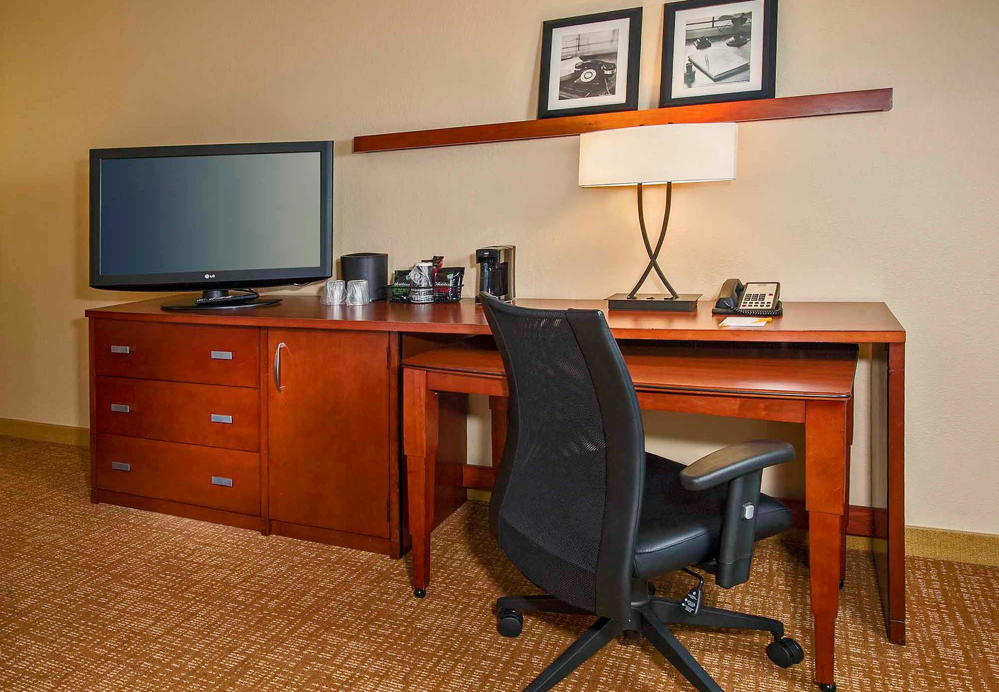 Courtyard By Marriott Raleigh Midtown Hotel Exterior foto